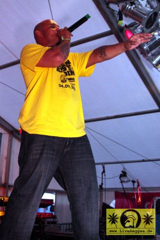 D-Flame (D) with Raffneck Sound 15. Reggae Jam Festival - Bersenbrueck - Dancehall Stage 31. Juli 2009 (9).JPG